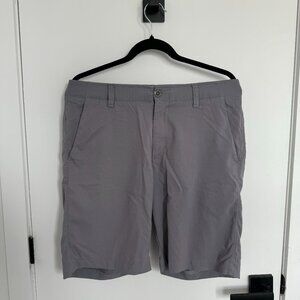 Under Armour Mens Golf Shorts, Grey, Size 32, Stretch fit